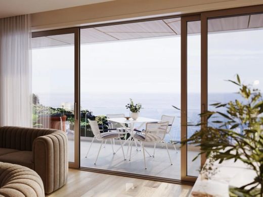 Apartment / Etagenwohnung in Calheta, Madeira