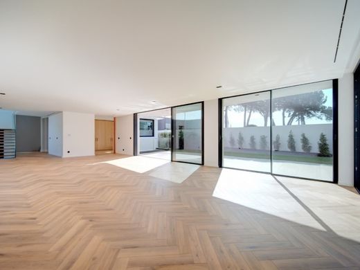 Detached House in Cascais, Lisbon
