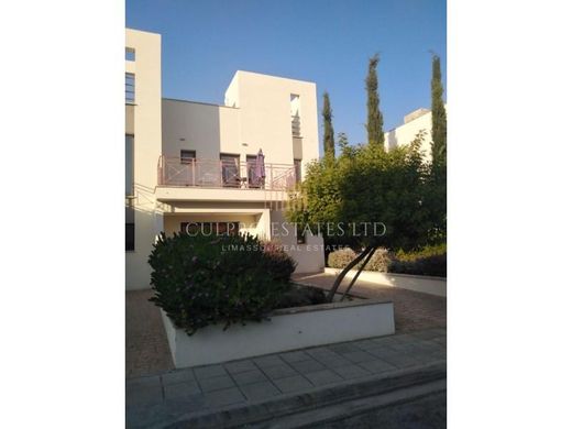 Villa multifamiliale à Limassol, Limassol District
