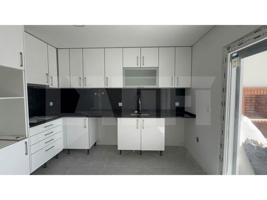Apartment / Etagenwohnung in Seixal, Distrito de Setúbal