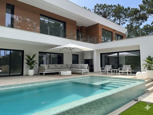 Villa in Charneca de Caparica, Almada