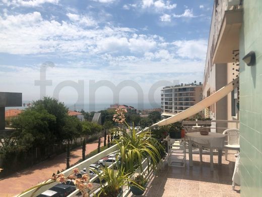 Apartment / Etagenwohnung in Oeiras, Lissabon