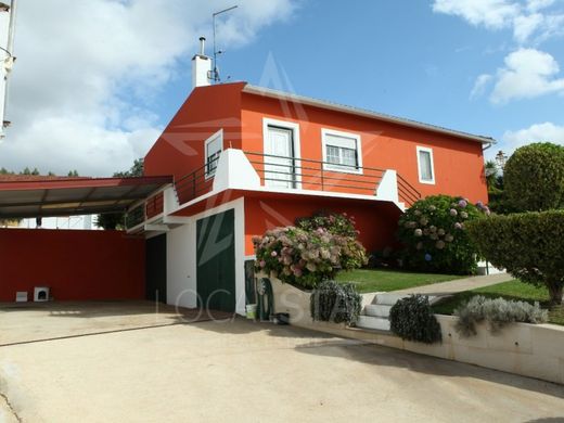 Vrijstaand huis in Rio Maior, Distrito de Santarém