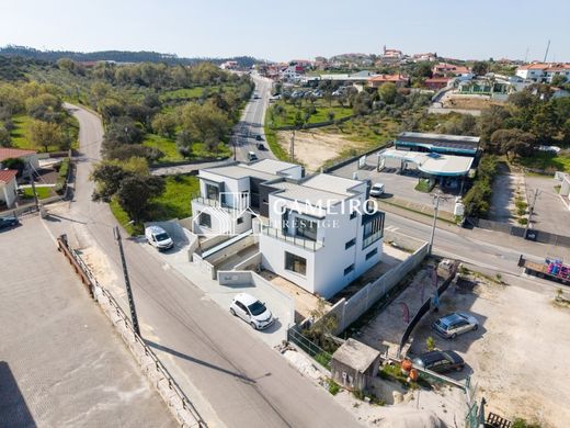 Semidetached House in Leiria, Distrito de Leiria