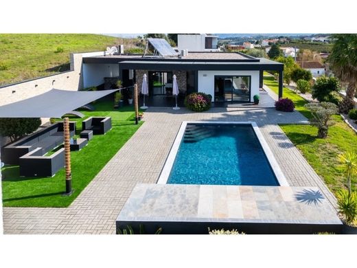 Luxury home in Alcobaça, Distrito de Leiria