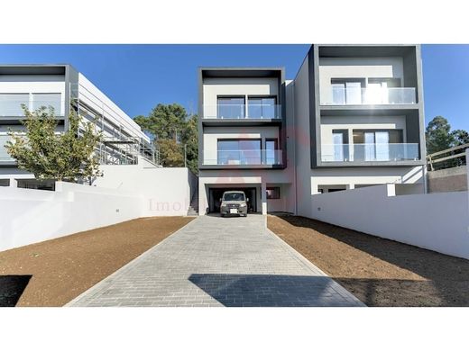 Luxe woning in Santa Maria da Feira, Distrito de Aveiro