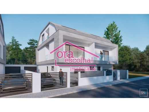 Semidetached House in Seixal, Distrito de Setúbal