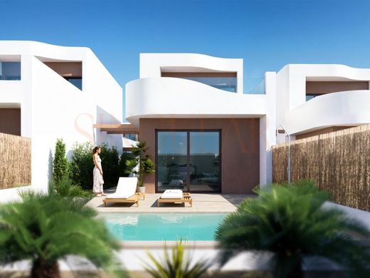 Villa en Los Montesinos, Provincia de Alicante
