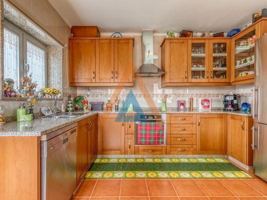 ‏בית חד-משפחתי ב  Santa Maria da Feira, Distrito de Aveiro