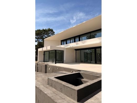 Casa en Aroeira, Almada