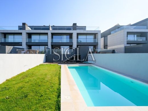 ヴィラ・ノヴァ・デ・ガイア
, Vila Nova de Gaiaの高級住宅