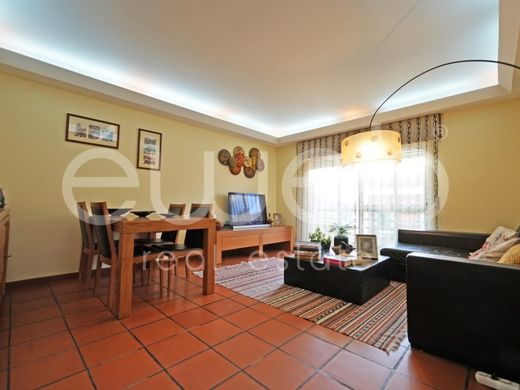 Apartment / Etagenwohnung in Setúbal, Distrito de Setúbal