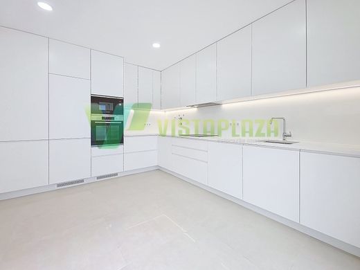 Semidetached House in Lagoa, Distrito de Faro