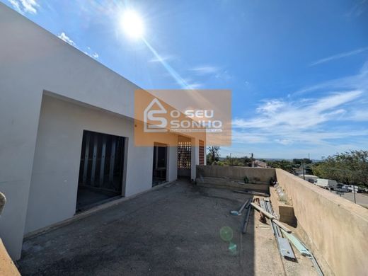 Villa multifamiliale à Faro, Distrito de Faro