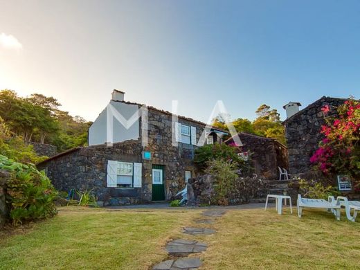 Luxe woning in São Roque do Pico, Azores