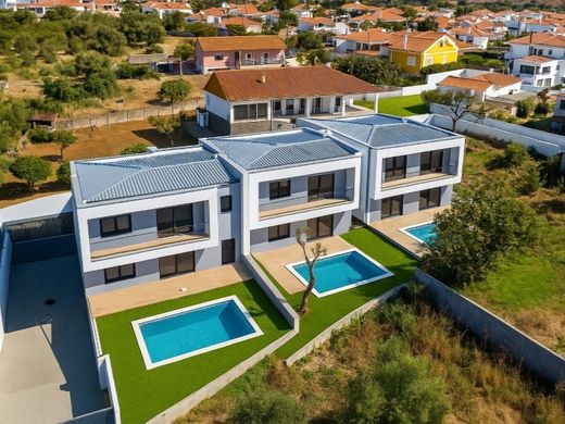 Συγκρότημα ανεξάρτητων κατοικιών σε Κασκάις, Cascais