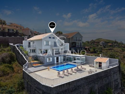 Luxury home in Ribeira Brava, Madeira