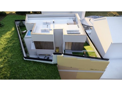 Oeiras, Distrito de Lisboaの土地