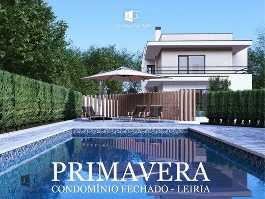 Semidetached House in Leiria, Distrito de Leiria