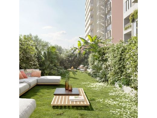 Apartment / Etagenwohnung in Alvalade, Lisbon