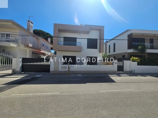 Dom jednorodzinny w Seixal, Distrito de Setúbal