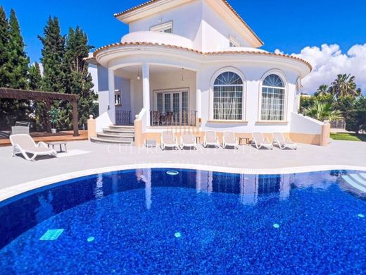 Villa a Ayia Thekla, Sotíra