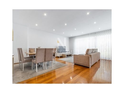 Смежная Вилла, Брага, Braga