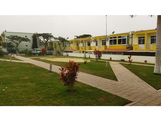 Πολυτελή κατοικία σε Talatona, Luanda Province