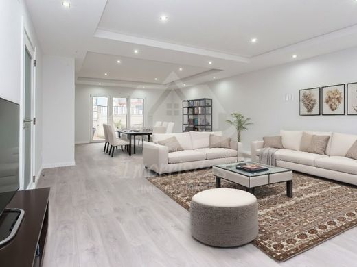 Συγκρότημα ανεξάρτητων κατοικιών σε Λόυρες, Loures