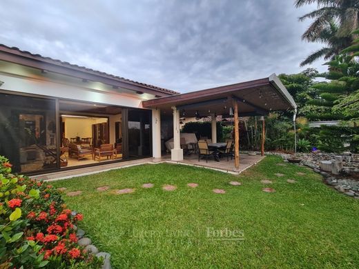 Luxury home in Santa Ana, Provincia de San José