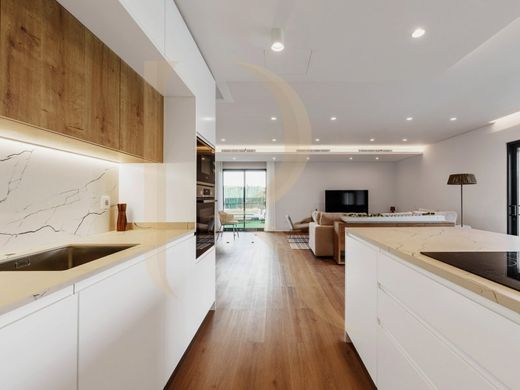 Chalet Pareado en Seixal, Setúbal