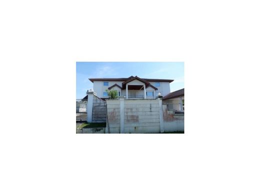 Vrijstaand huis in Kampong Sengkurong