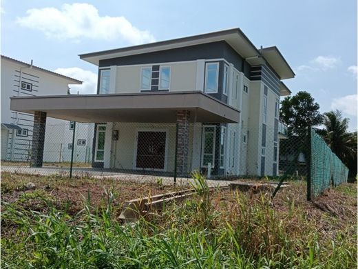 Casa Independente - Kampong Sengkurong