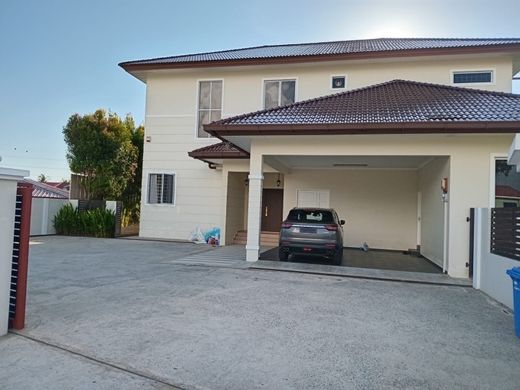 独立式房屋  出租 Kampong Berakas
