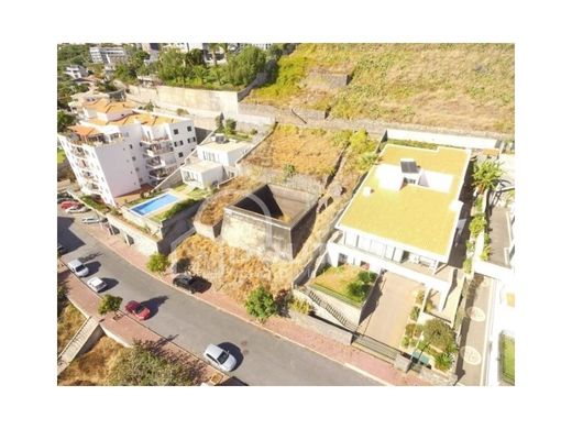 토지 / Funchal, Madeira