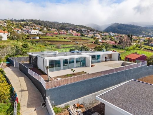 Luxury home in Calheta, Madeira