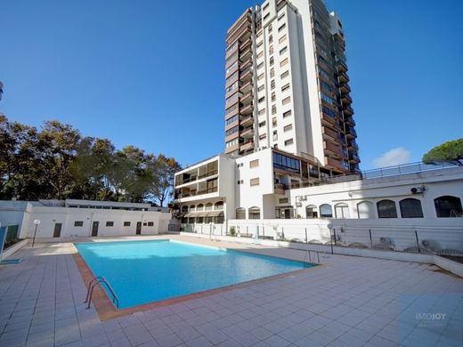 Apartment / Etagenwohnung in Cascais, Lissabon