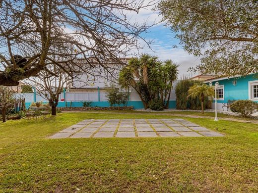 Luxury home in Charneca de Caparica, Almada