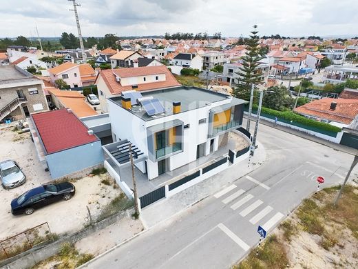 Συγκρότημα ανεξάρτητων κατοικιών σε Seixal, Distrito de Setúbal