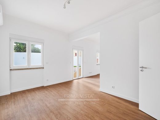 Duplex in Campo de Ourique, Lisbon