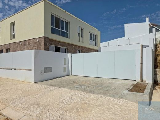 Semidetached House in Cascais, Lisbon