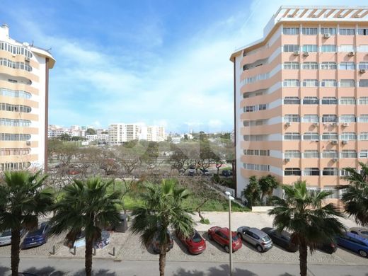 ローレ, Louléのアパートメント