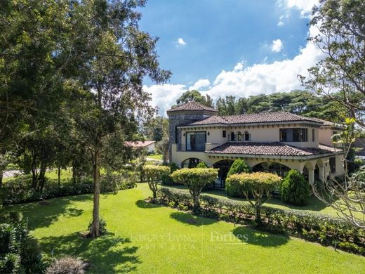 Luxus-Haus in Santo Domingo, Provincia de Heredia