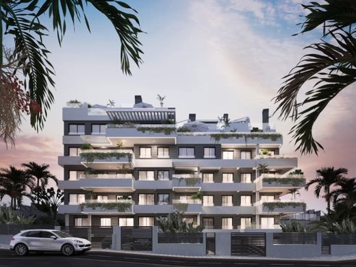 Apartment / Etagenwohnung in Estepona, Málaga