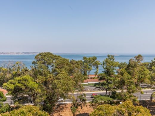 Apartment / Etagenwohnung in Oeiras, Lissabon
