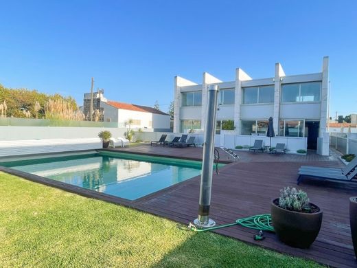 Semidetached House in Vila Nova de Gaia, Distrito do Porto