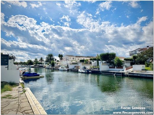 Luxus-Haus in Empuriabrava, Provinz Girona