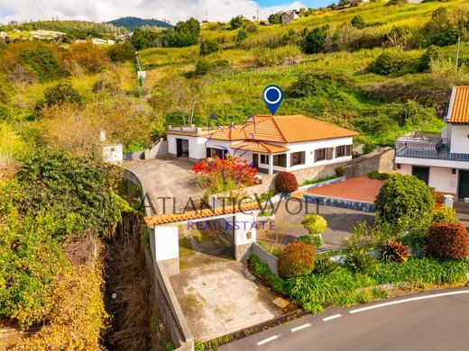 Luxury home in Calheta, Madeira