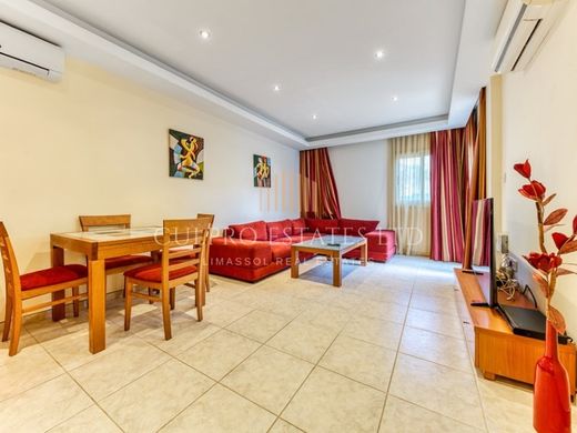Apartment / Etagenwohnung in Pyrgos, Limassol District