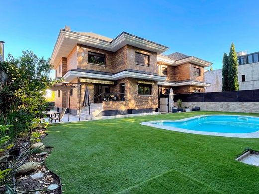 Chalet Pareado en Las Rozas de Madrid, Provincia de Madrid